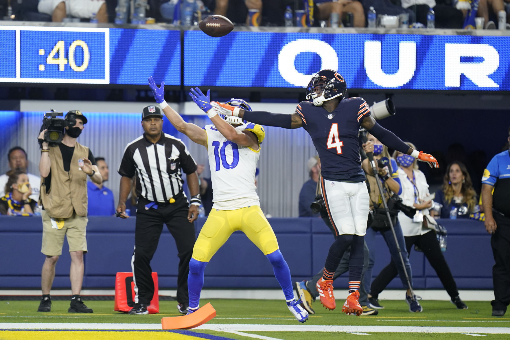 Bears Rams Football